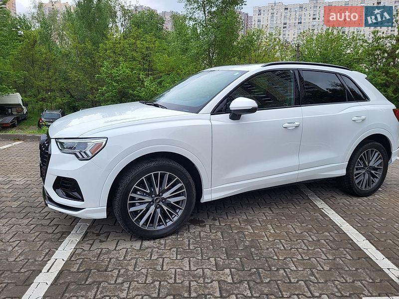 Внедорожник / Кроссовер Audi Q3 2022 в Киеве