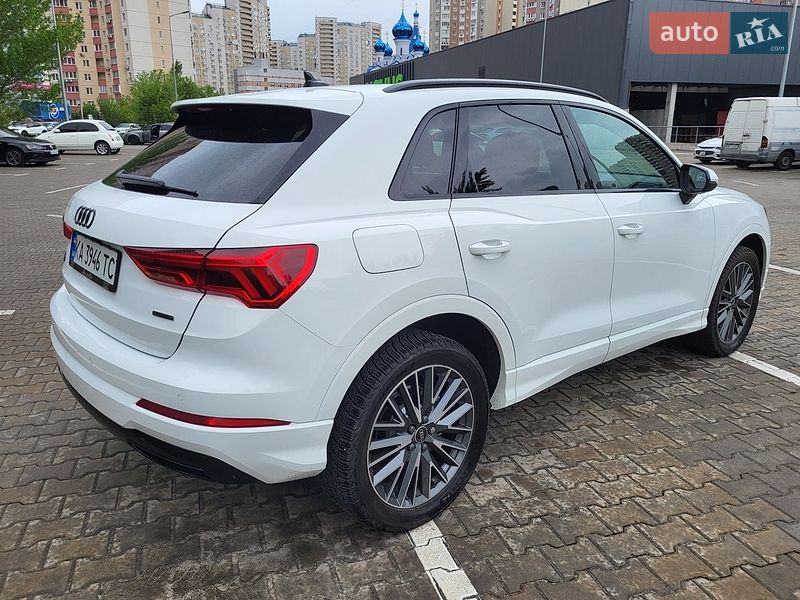 Внедорожник / Кроссовер Audi Q3 2022 в Киеве