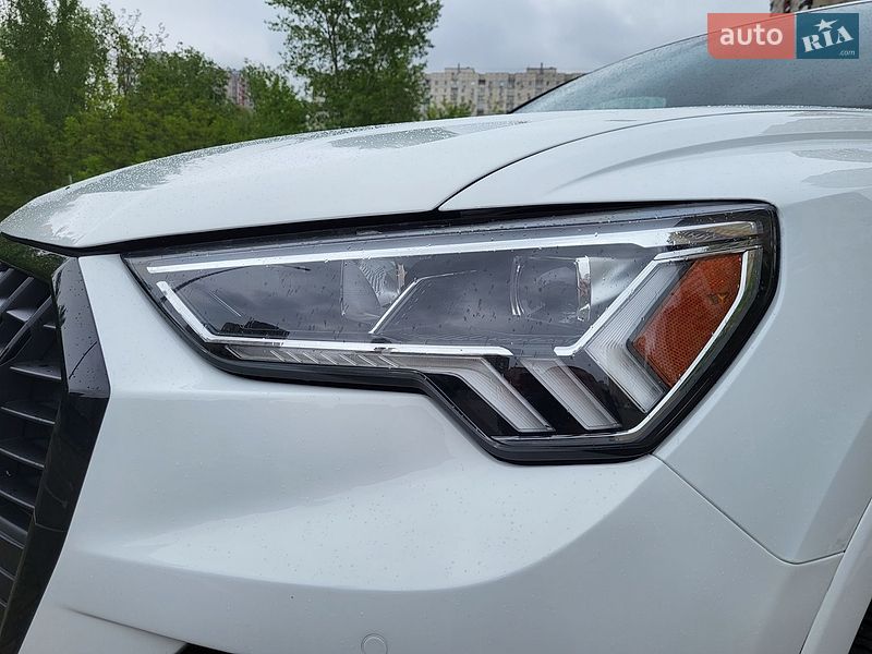 Внедорожник / Кроссовер Audi Q3 2022 в Киеве