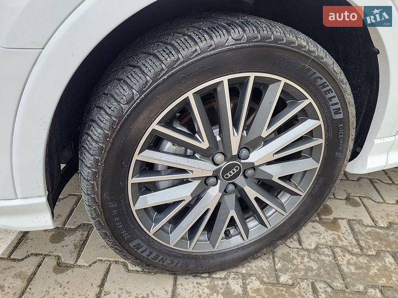 Внедорожник / Кроссовер Audi Q3 2022 в Киеве