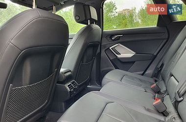Внедорожник / Кроссовер Audi Q3 2022 в Киеве