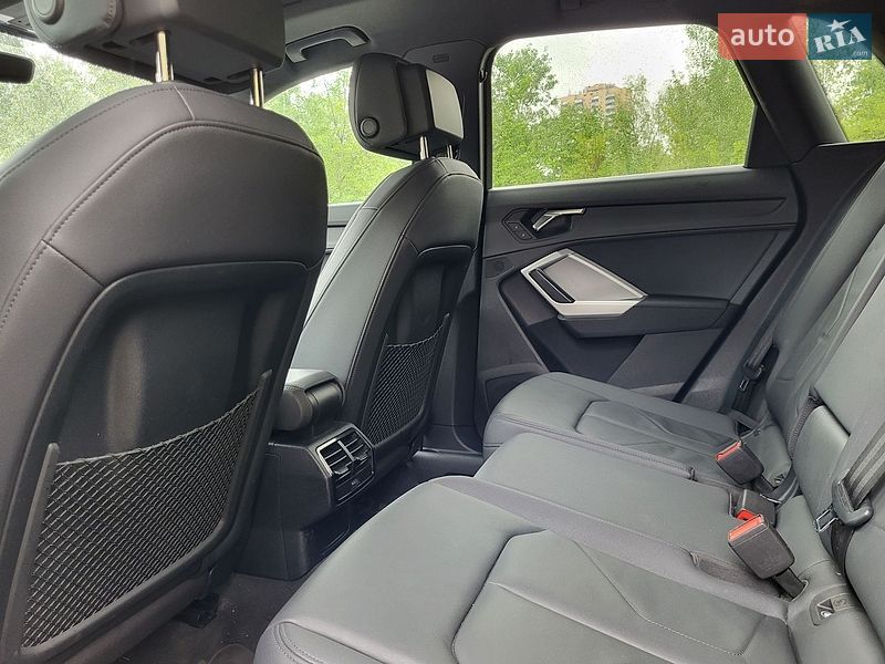 Внедорожник / Кроссовер Audi Q3 2022 в Киеве