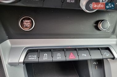 Внедорожник / Кроссовер Audi Q3 2022 в Киеве