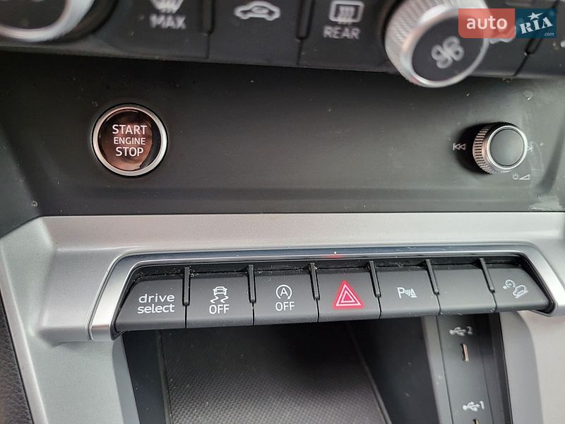 Внедорожник / Кроссовер Audi Q3 2022 в Киеве