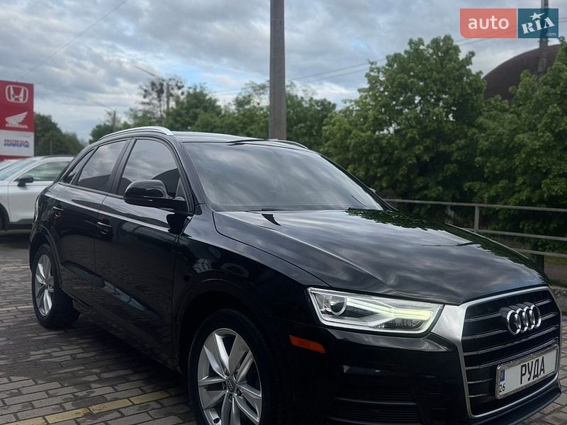 Внедорожник / Кроссовер Audi Q3 2017 в Черновцах
