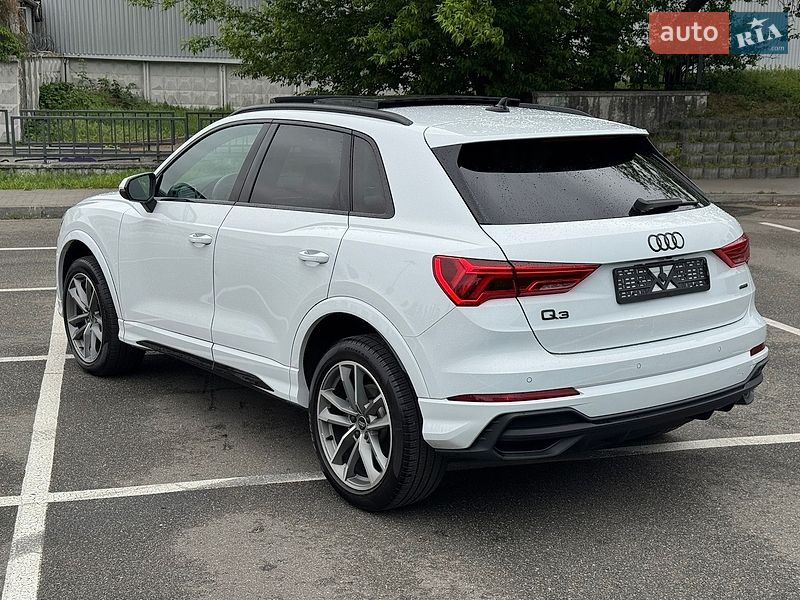Внедорожник / Кроссовер Audi Q3 2023 в Киеве