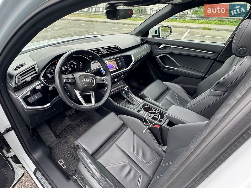 Внедорожник / Кроссовер Audi Q3 2023 в Киеве