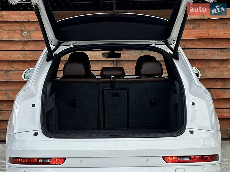 Позашляховик / Кросовер Audi Q3 2016 в Білогородці