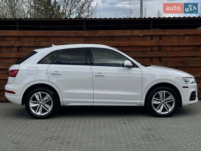 Позашляховик / Кросовер Audi Q3 2016 в Білогородці
