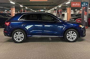 Позашляховик / Кросовер Audi Q3 2024 в Києві
