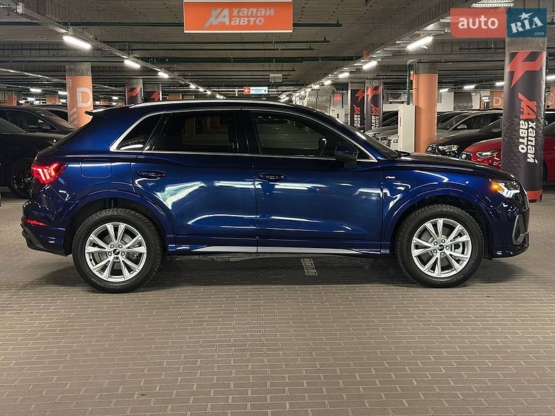 Позашляховик / Кросовер Audi Q3 2024 в Києві