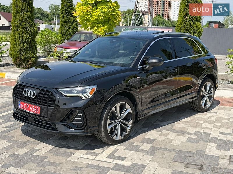 Внедорожник / Кроссовер Audi Q3 2020 в Киеве