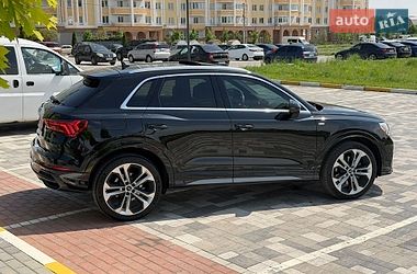 Внедорожник / Кроссовер Audi Q3 2020 в Киеве