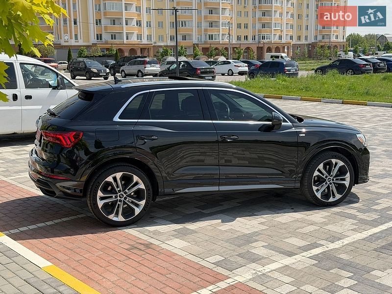 Внедорожник / Кроссовер Audi Q3 2020 в Киеве