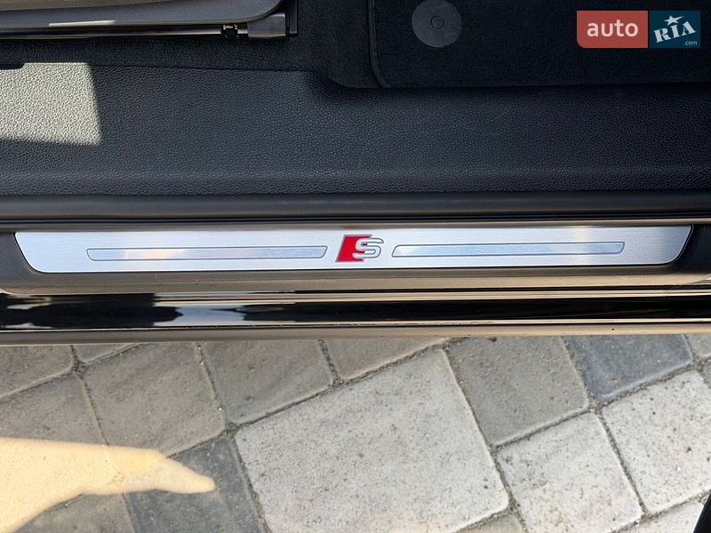 Внедорожник / Кроссовер Audi Q3 2020 в Киеве