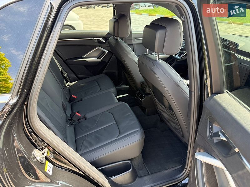 Внедорожник / Кроссовер Audi Q3 2020 в Киеве