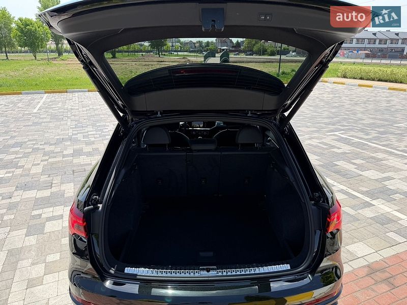 Внедорожник / Кроссовер Audi Q3 2020 в Киеве