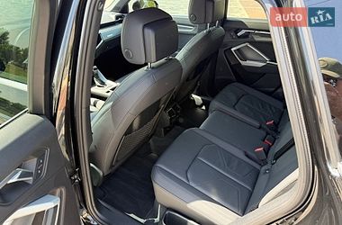Внедорожник / Кроссовер Audi Q3 2020 в Киеве