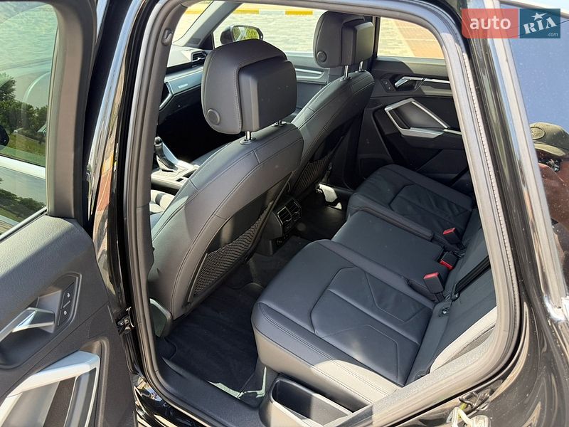 Внедорожник / Кроссовер Audi Q3 2020 в Киеве
