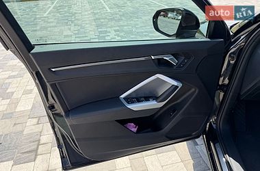 Внедорожник / Кроссовер Audi Q3 2020 в Киеве