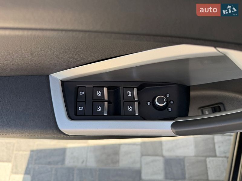 Внедорожник / Кроссовер Audi Q3 2020 в Киеве