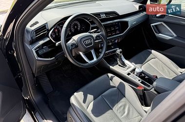 Внедорожник / Кроссовер Audi Q3 2020 в Киеве
