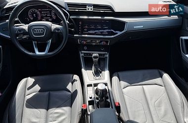 Внедорожник / Кроссовер Audi Q3 2020 в Киеве