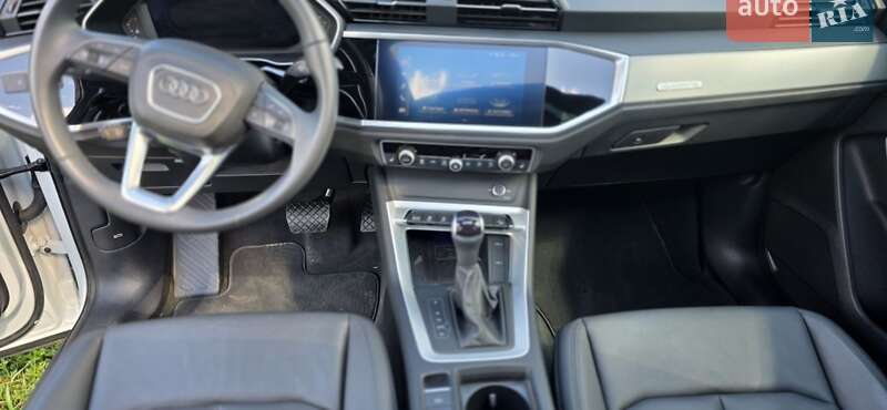 Позашляховик / Кросовер Audi Q3 2022 в Баришівка