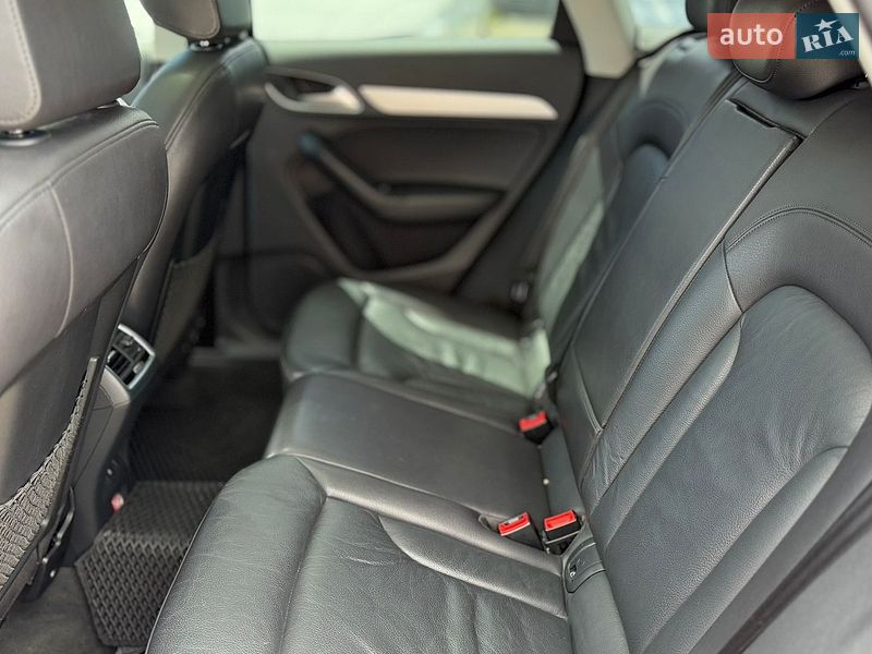 Внедорожник / Кроссовер Audi Q3 2017 в Ивано-Франковске