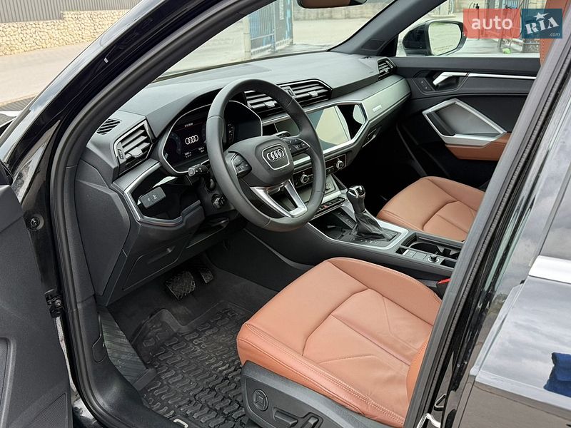 Внедорожник / Кроссовер Audi Q3 2024 в Тернополе