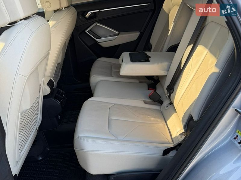 Внедорожник / Кроссовер Audi Q3 2020 в Тернополе