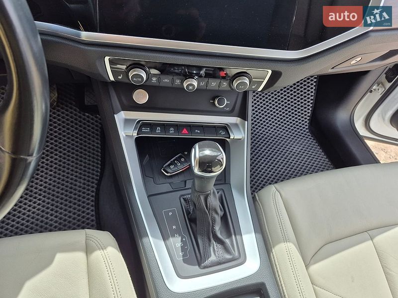 Внедорожник / Кроссовер Audi Q3 2019 в Виннице