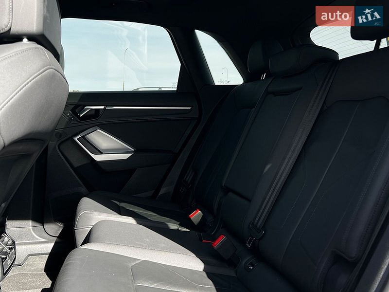 Внедорожник / Кроссовер Audi Q3 2019 в Львове