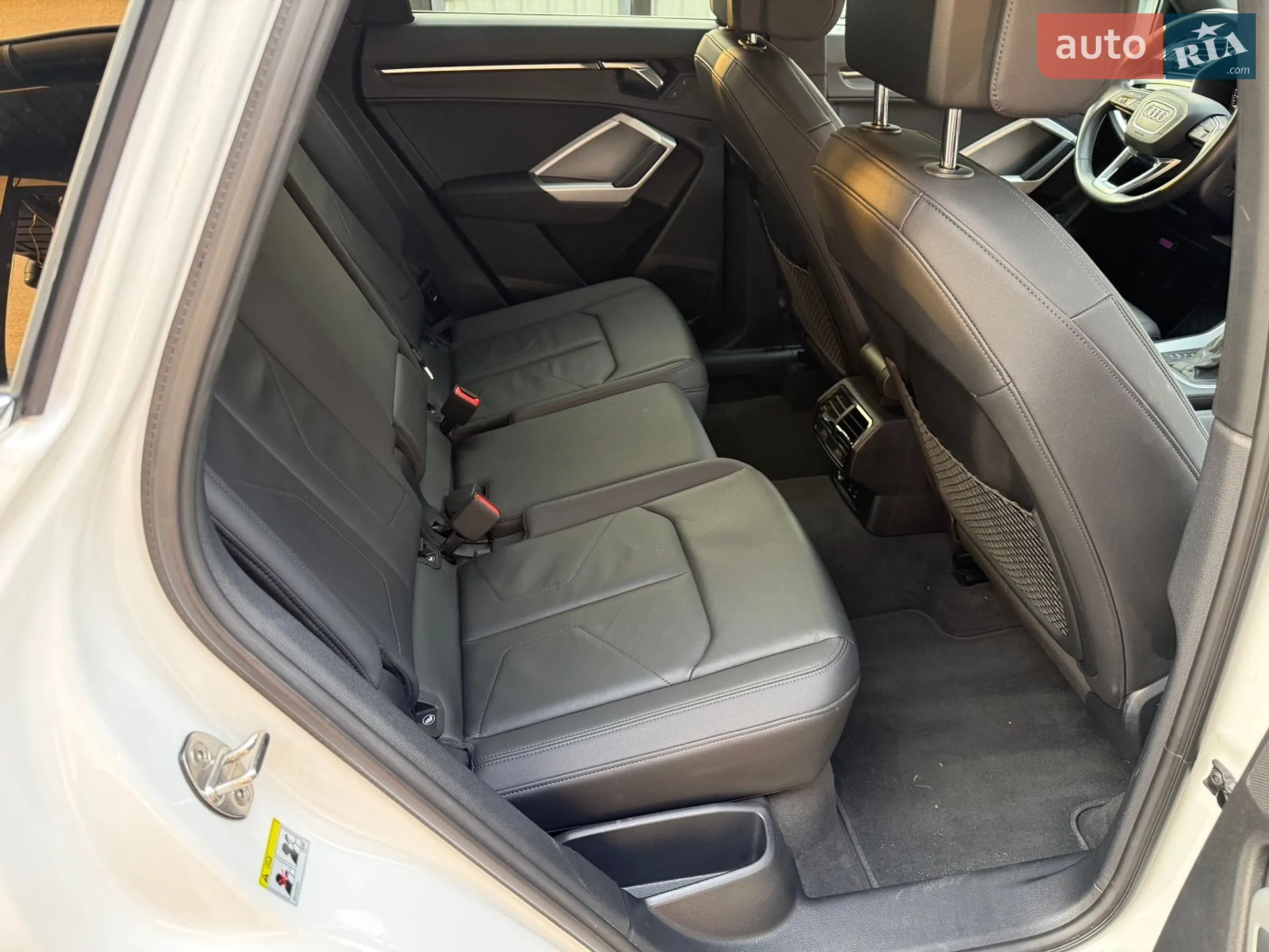 Audi Q3 2023 VIN WA1DECF33P1106205 фото оголошення 28 з 38
