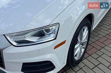 Внедорожник / Кроссовер Audi Q3 2016 в Ужгороде