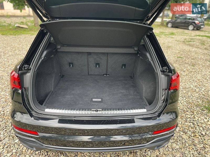 Позашляховик / Кросовер Audi Q3 2021 в Стрию