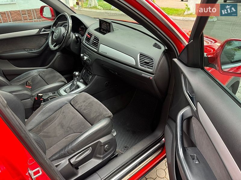 Внедорожник / Кроссовер Audi Q3 2015 в Луцке