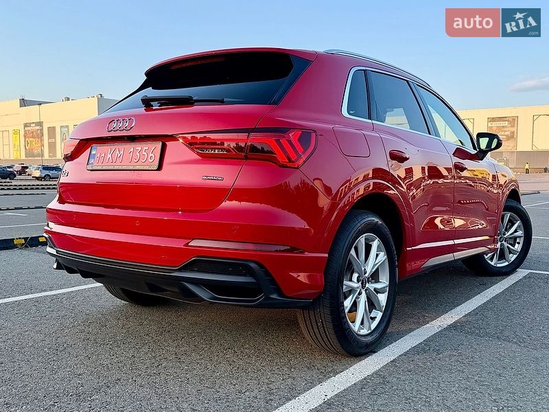 Внедорожник / Кроссовер Audi Q3 2021 в Киеве