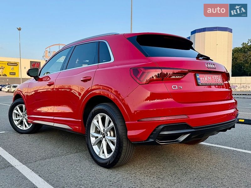 Внедорожник / Кроссовер Audi Q3 2021 в Киеве
