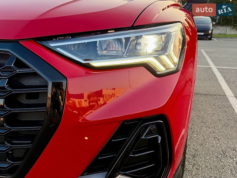 Внедорожник / Кроссовер Audi Q3 2021 в Киеве