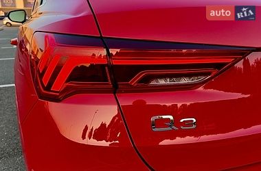 Внедорожник / Кроссовер Audi Q3 2021 в Киеве