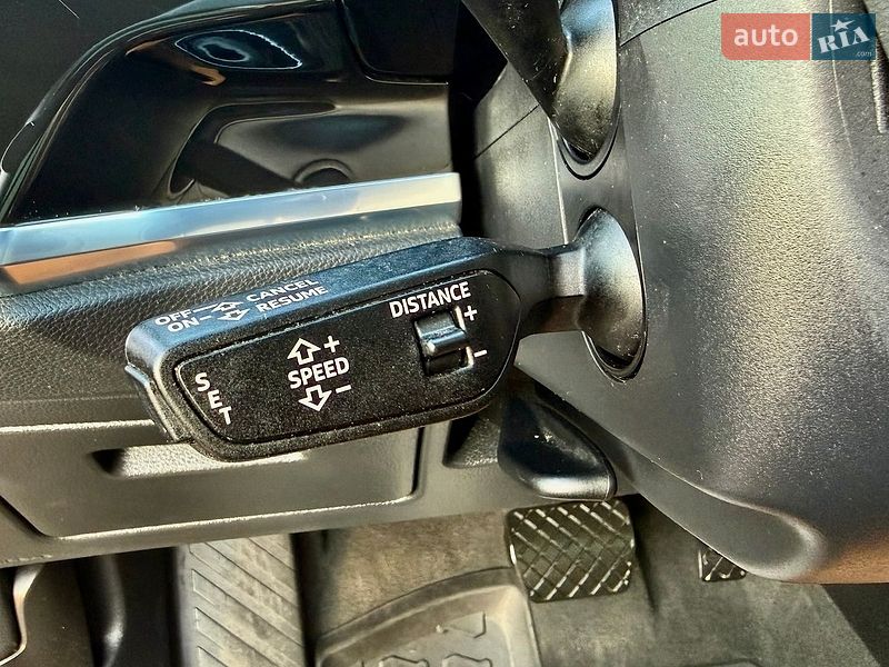 Внедорожник / Кроссовер Audi Q3 2021 в Киеве