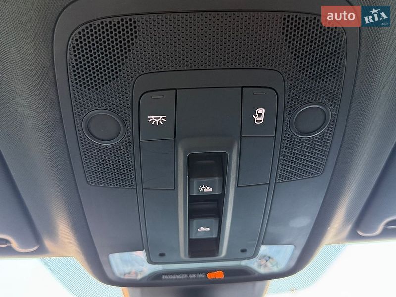 Внедорожник / Кроссовер Audi Q3 2021 в Киеве