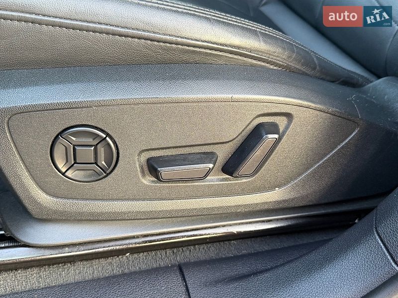 Внедорожник / Кроссовер Audi Q3 2021 в Киеве