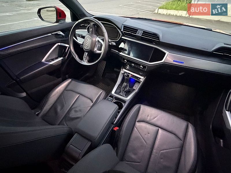 Внедорожник / Кроссовер Audi Q3 2021 в Киеве