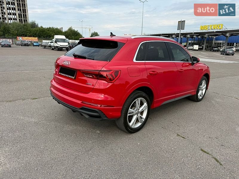 Внедорожник / Кроссовер Audi Q3 2022 в Львове