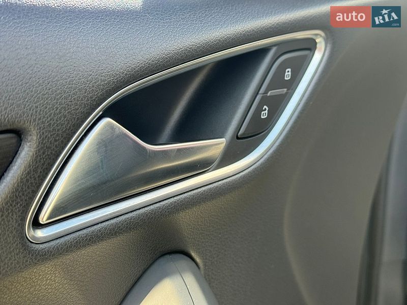 Внедорожник / Кроссовер Audi Q3 2012 в Стрые