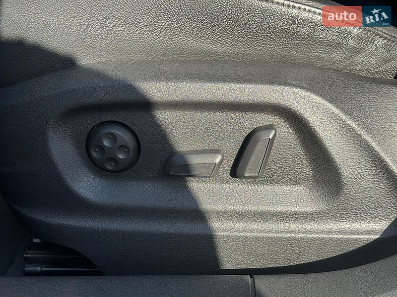 Внедорожник / Кроссовер Audi Q3 2012 в Стрые