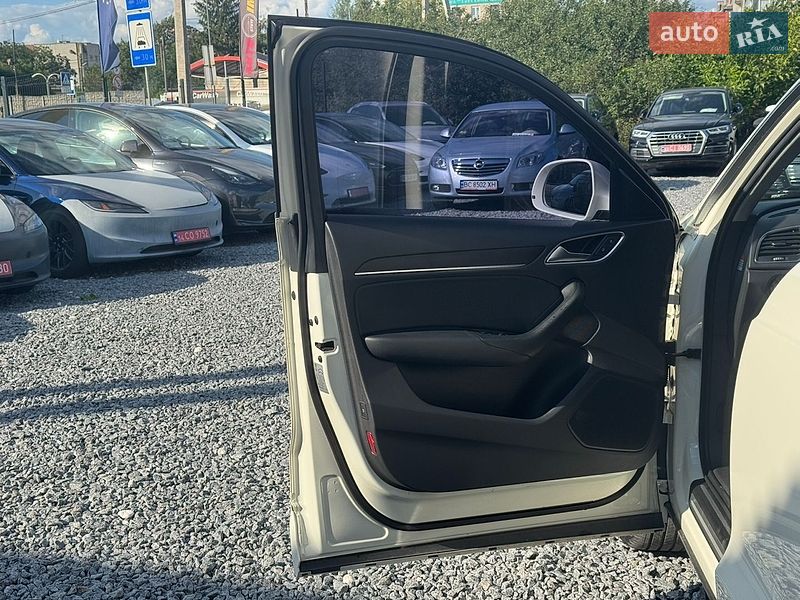 Внедорожник / Кроссовер Audi Q3 2012 в Стрые