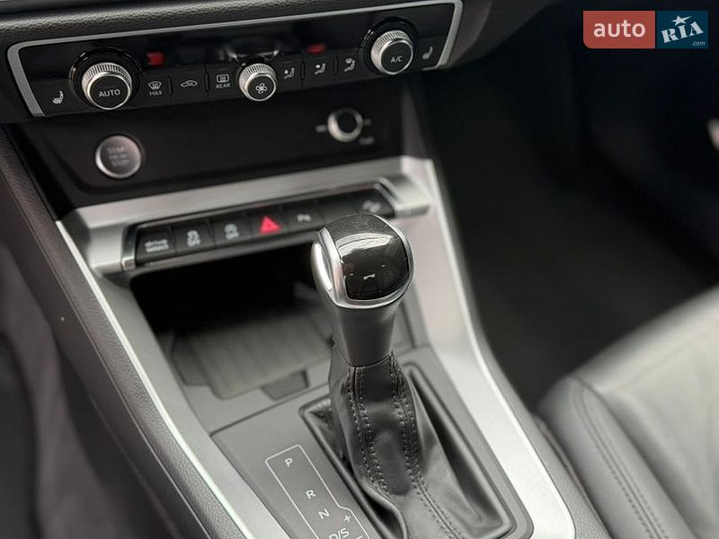 Позашляховик / Кросовер Audi Q3 2019 в Києві
